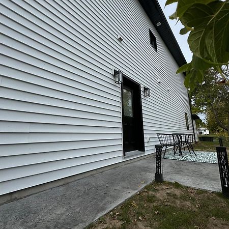 Chic Suite By Westlynn Little Current Exterior foto