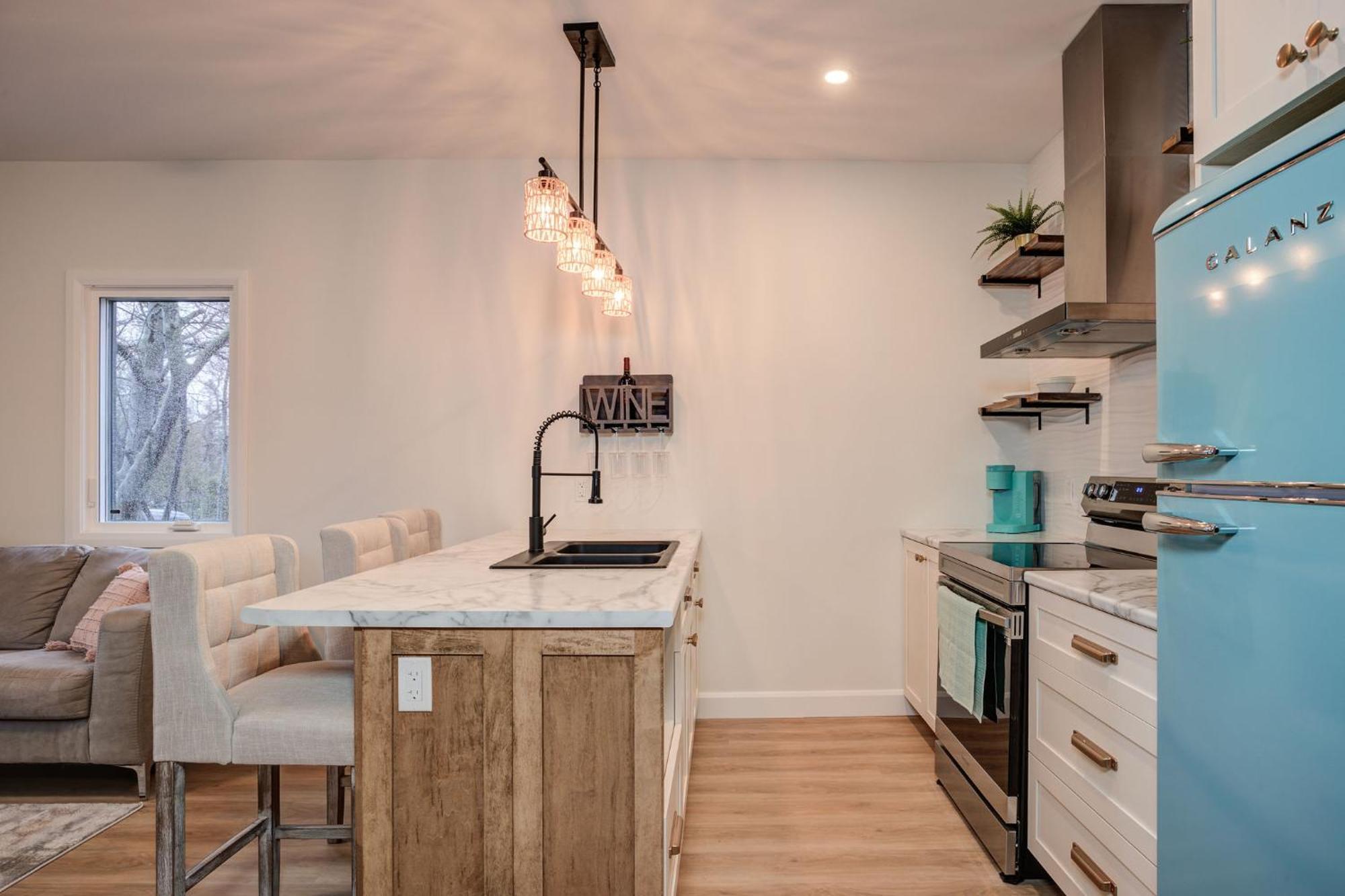 Chic Suite By Westlynn Little Current Exterior foto